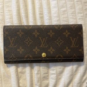 Louis Vuitton* Tri-fold Wallet